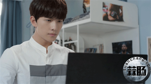 新倩女电视荧幕惊艳亮相-剧版《微微》很美艳-1.gif