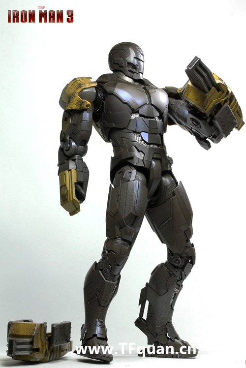 Hottoys 《钢铁侠3》- 钢铁侠MK25 - 突袭者 Striker 14.jpg
