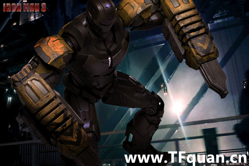 Hottoys 《钢铁侠3》- 钢铁侠MK25 - 突袭者 Striker 16.jpg