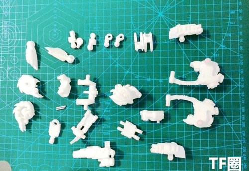 变形金刚 铁蝗虫 11.jpg