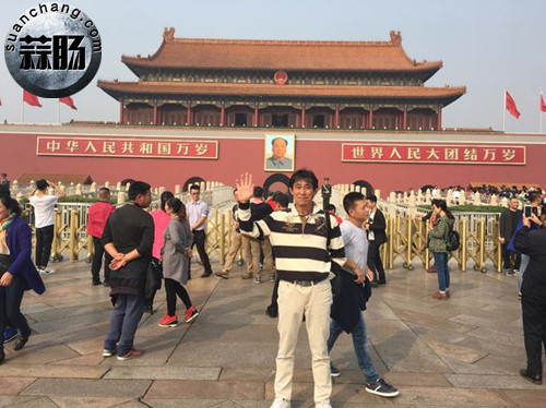 童年回忆——《恐龙特急克塞号》克赛来北京 并在微博晒照片 1.jpg