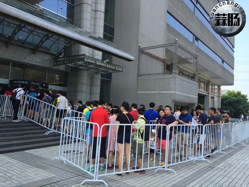 赛博坦年会第二日——人潮拥挤 精彩不断 2.jpg