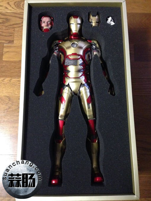 Hottoys 《钢铁侠3》MK42 实物图来袭 12.jpg