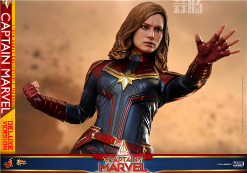 HOTTOYS.jpg