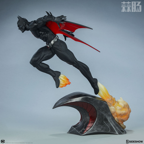 Sideshow 发布未来蝙蝠侠泰瑞·麦金纳斯雕像 2.jpg