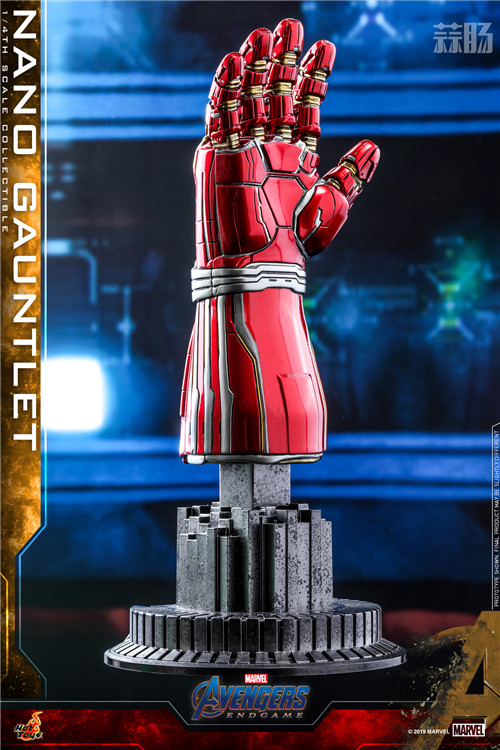 Hot Toys - A4 - Nano Gauntlet collectible_PR3.jpg
