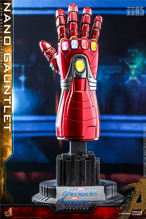 Hot Toys - A4 - Nano Gauntlet collectible_PR1.jpg