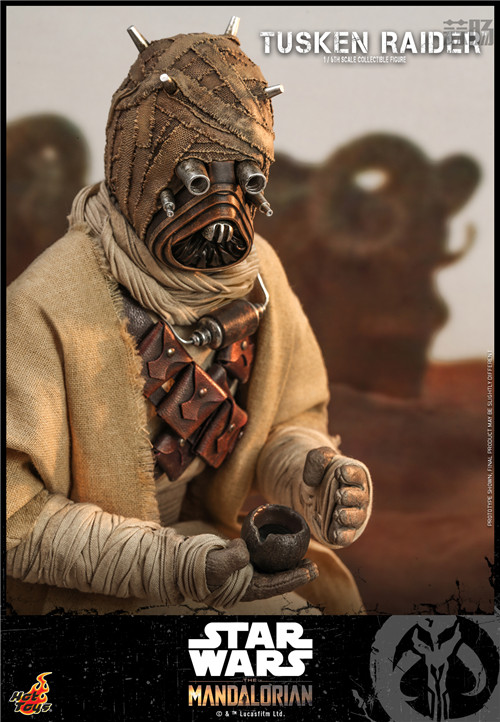 Hot Toys - Mando - Tusken Raider collectible figure_PR10.jpg