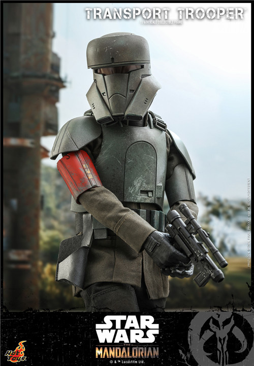 Hot Toys - Mando - Transport Trooper collectible figure_PR7.jpg