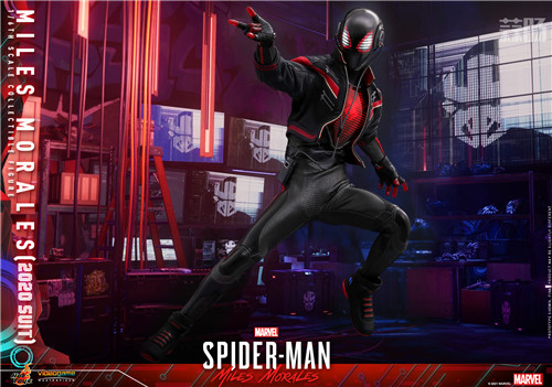 Hot Toys - SMMM - Miles Morales (2020 Suit) collectible_PR13.jpg