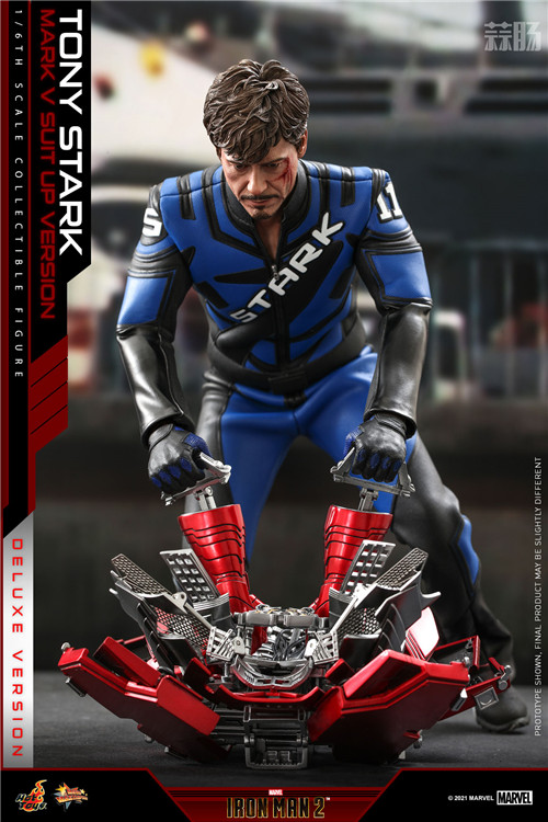 Hot Toys - IM2 - Tony Stark (Mark V Suit Up Version) collectible figure (Deluxe)_PR7.jpg