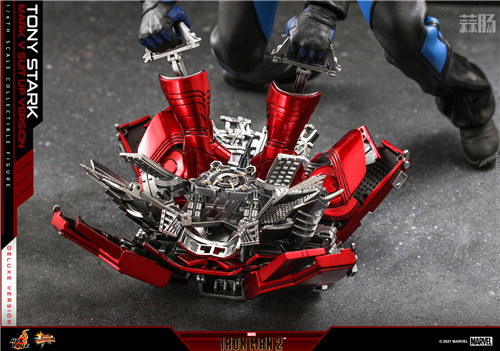 Hot Toys - IM2 - Tony Stark (Mark V Suit Up Version) collectible figure (Deluxe)_PR18.jpg