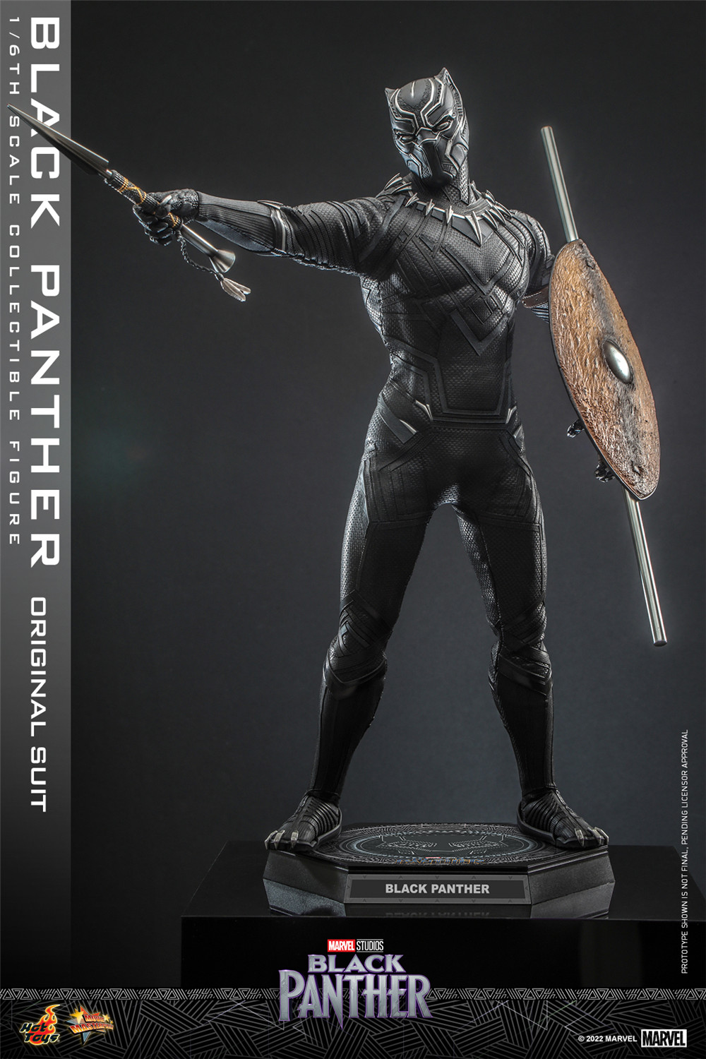 Hot Toys - BP - Black Panther (Original Suit) collectible figure_PR1.jpg