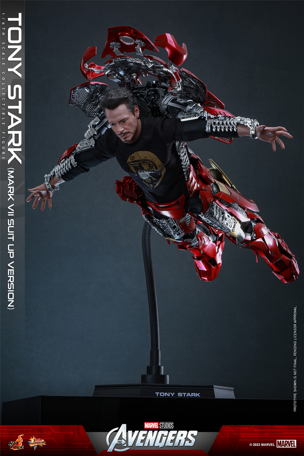 Hot Toys - Avengers - 1-6 Tony Stark (Mark 7 suit up)_PR1.jpg